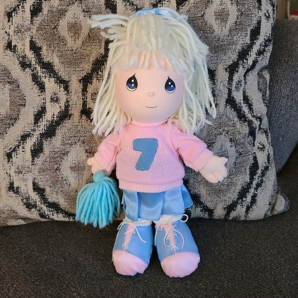 Set of Precious Moments Dolls - Picture 2 of 8